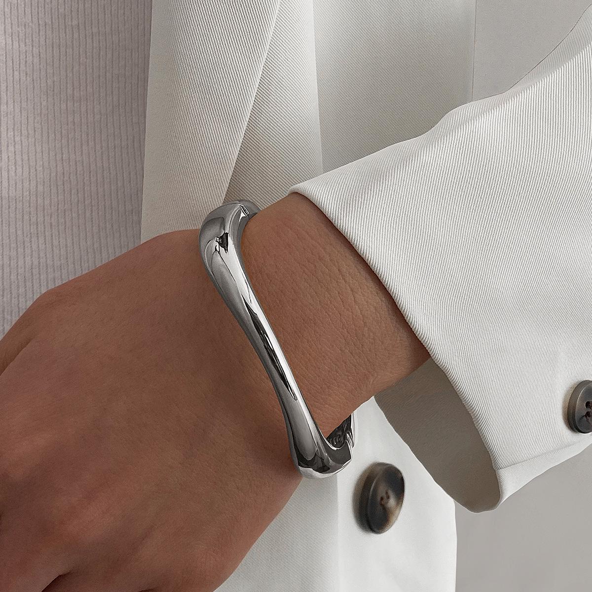 Трансграничный Смелый Геометрический Металлический Глянцевый Браслет