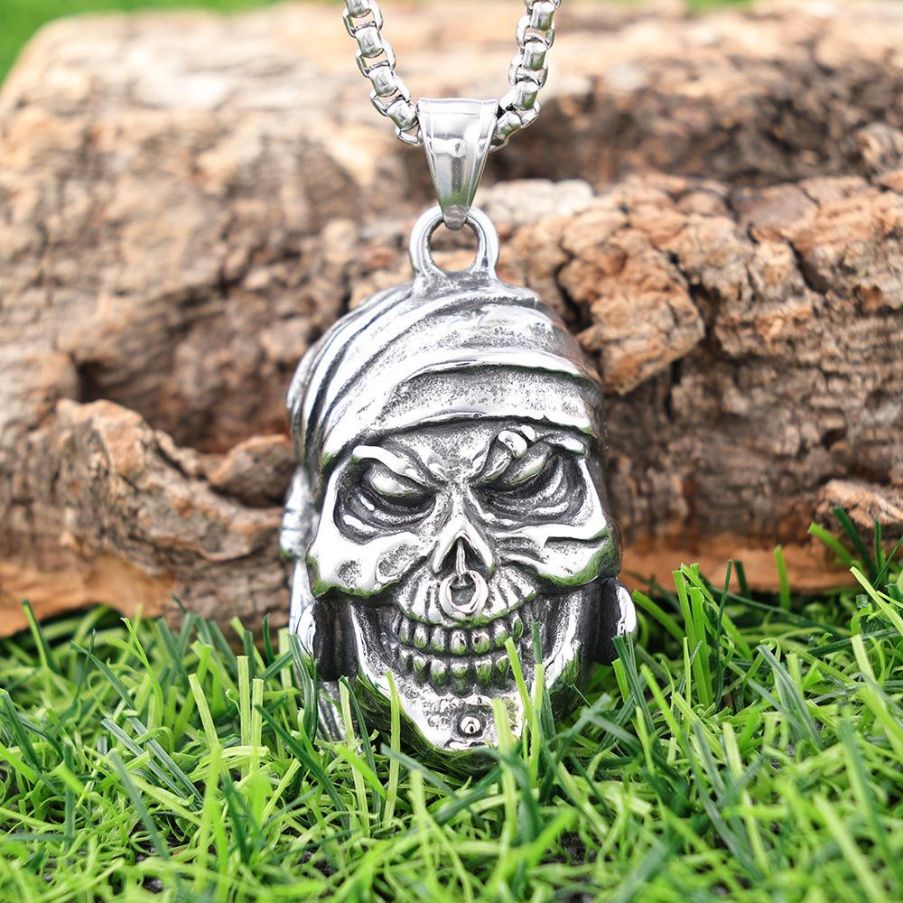 Personalized skull titanium steel pendant pirate bandana shape distressed craft skull pendant trendy necklace ornament