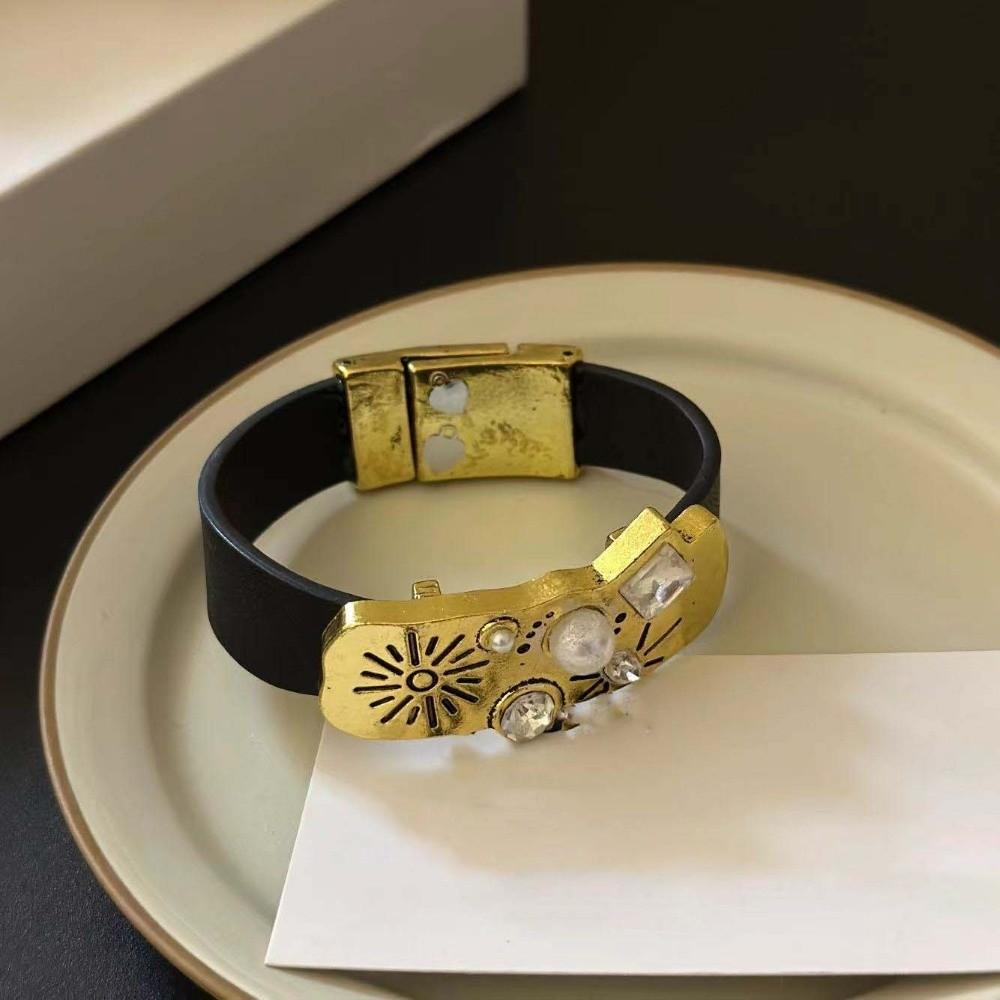 Armlet Exaggerated Metal Bangle Rhinestone Pearls Belt Buckle Leather Bracelet Vintage Detachable Women Open Bangle for Gift