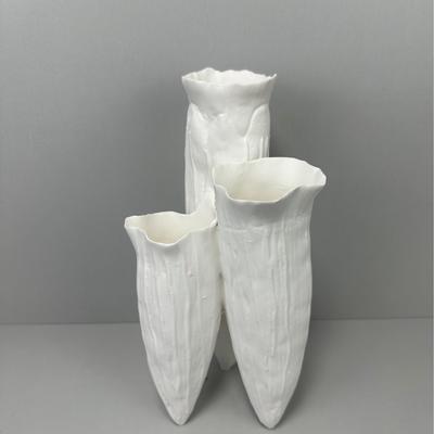 Ceramic Vase Abstract Coral Reef Triangular Shape Abstract Handicraft Desktop Storage Container Flower Vase Home Decoration