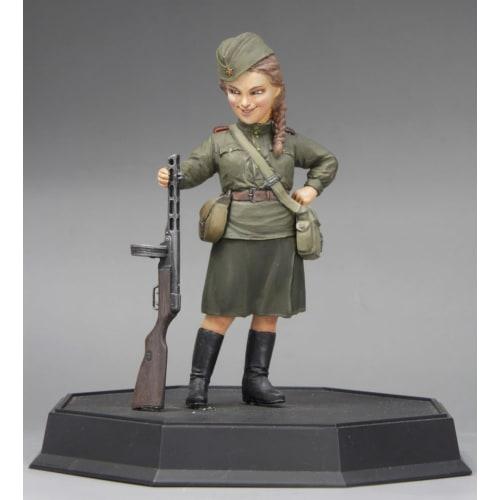 Fine Molds 1/12 World Fighter Collection WWII Soviet Army Female Soldiers Tanya & Shpergin PPSh 1941 Plastic Model Kit, Unpainted, Assembly Kit, FT04