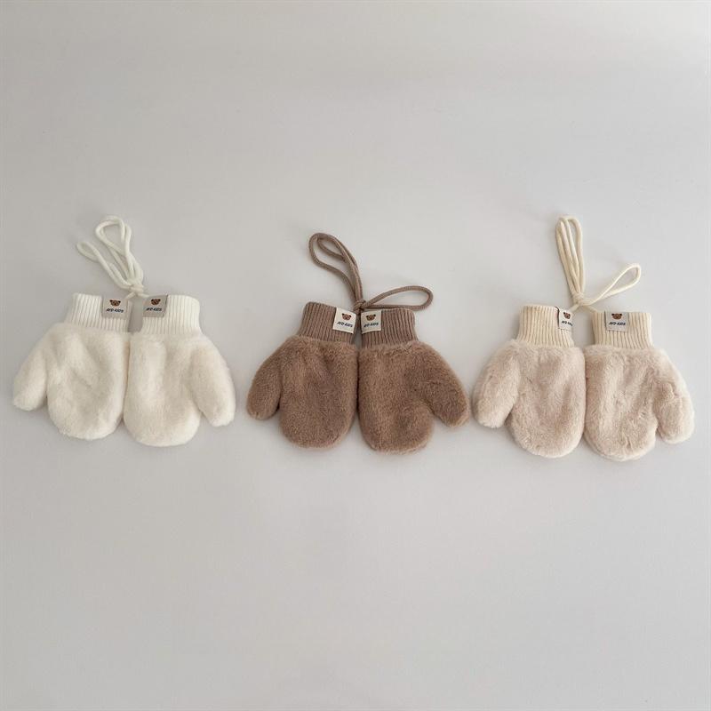 Die Neuen Winter-Kinderhandschuhe, Die Bären-Nacken-Hänge-Fingerhandschuhe und Die Warmen Handschuhe für Säuglinge, Jungen und Mädchen