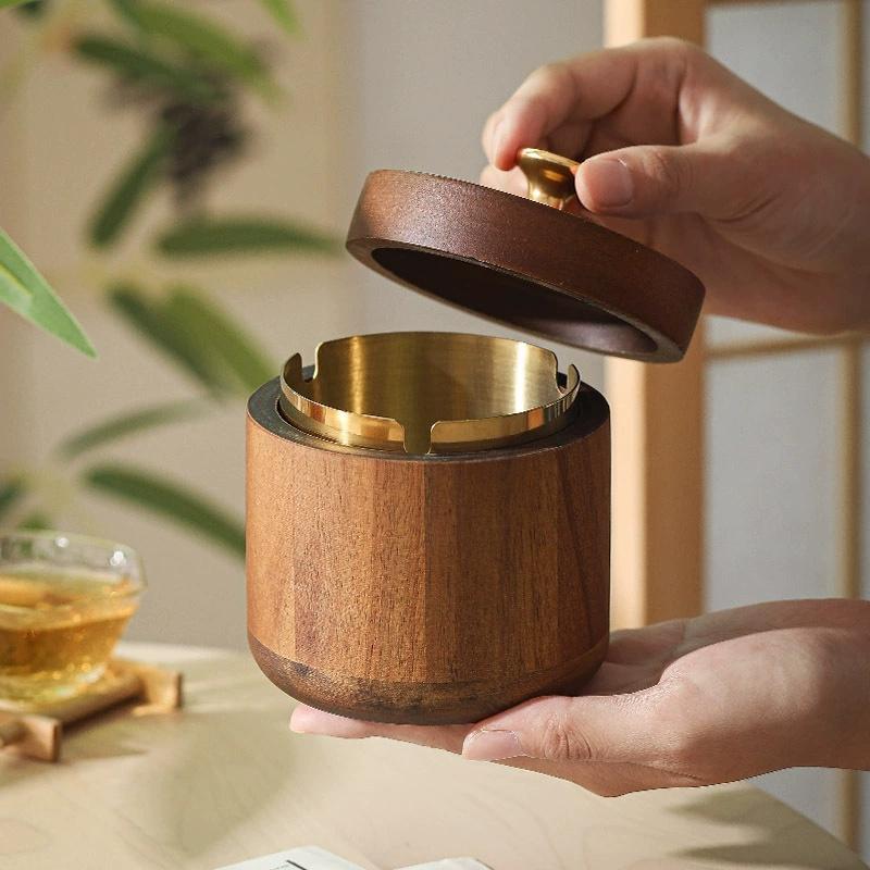 Solid Wood with Lid Ashtray for Home Living Room, Stainless Steel Inner Container, Luxurious and Retro Style Ashtray, Dust-proof