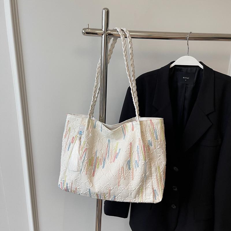 Large Capacity Fashionable Tote Bag For Women With Stylish Design And Versatile Use In Black Beige Yellow Blue And Pink