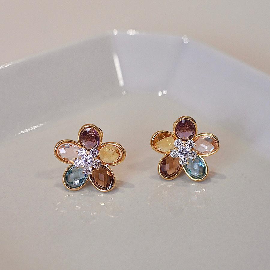 

Циркониевые серьги-гвоздики в виде цветка в стиле ретро, нишевые серьги с легким люксовым темпераментом, универсальные модные серьги с высоким чувством стиля, женские