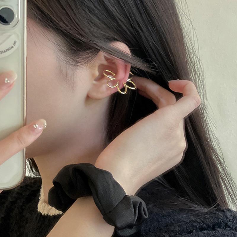LATS 1 Piece Simple Flower Clip Earrings for Women Creative Non-Piercing Ear Cuff Trend Jewelry Accessories Gift