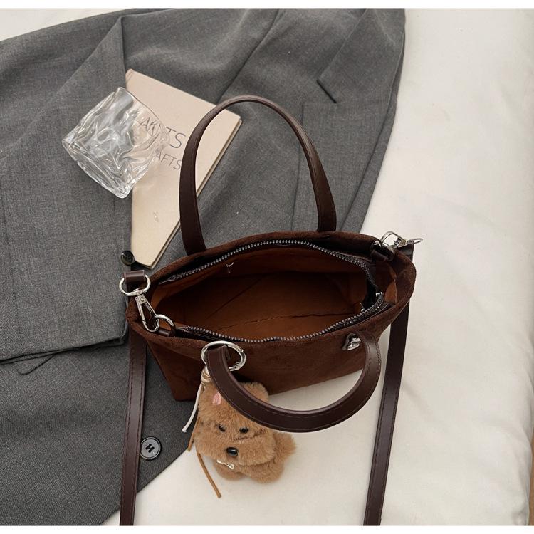 2025 High-End Retro Leopard Print Suede Handbag – Versatile Autumn/Winter Bucket Shoulder Bag for Women