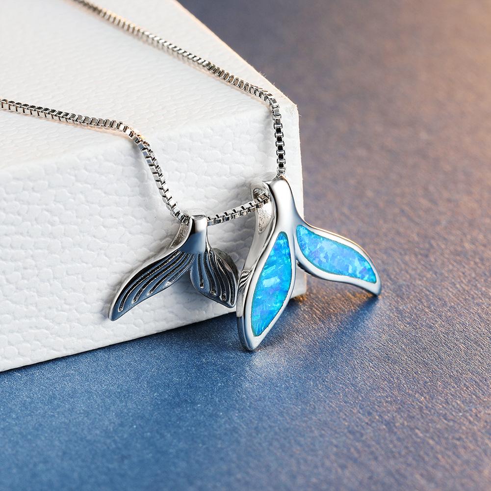 Creative Fashionable and Trendy Pisces Tail Blue Necklace for Women Featuring A Cool and Minimalist Collarbone Chain
