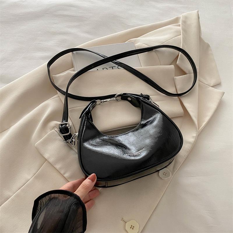 Niche Portable Crescent Moon Bag Women's 2025 New Trendy Fashion Underarm Bag Versatile Shoulder Messenger Bag