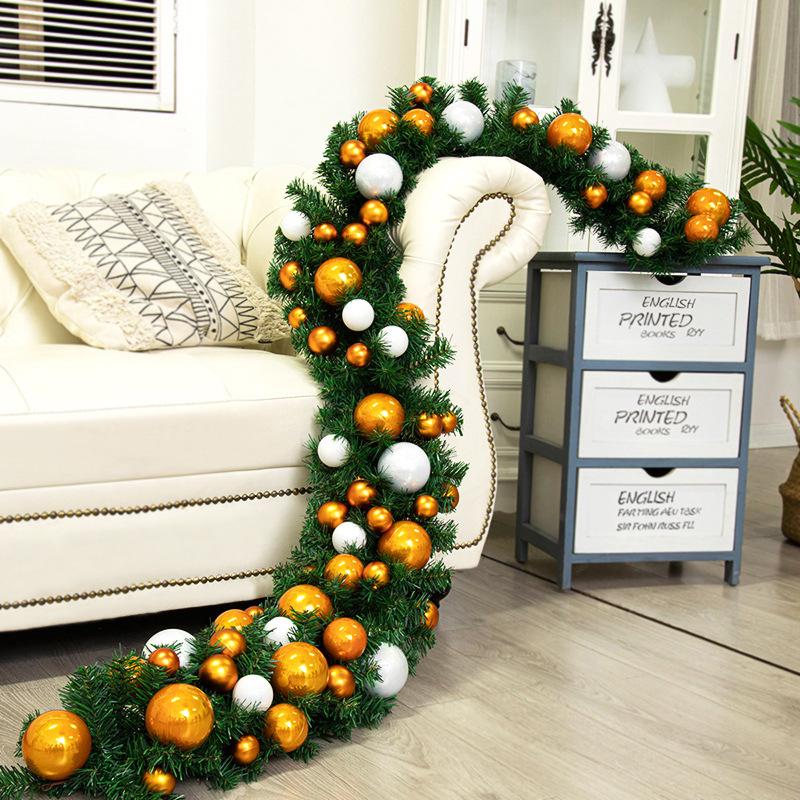 Christmas Rattan Rice Luxury Encrypted Window Display Set with Ball Ornaments and Wreath Decorations