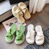 Fashion Versatile Slippers for Women Summer Outwear 2024 New Korean Crossover with Thick Sole One Line Drag Beach Sandals