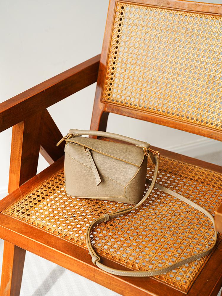 

Женская сумка через плечо из натуральной кожи в стиле ретро, вместительная