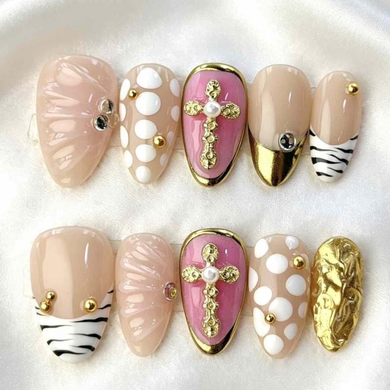 Removable Handcrafted Press-On Nails With Dopamine Floral Carving Almond Shape Women Men Teens AW1200