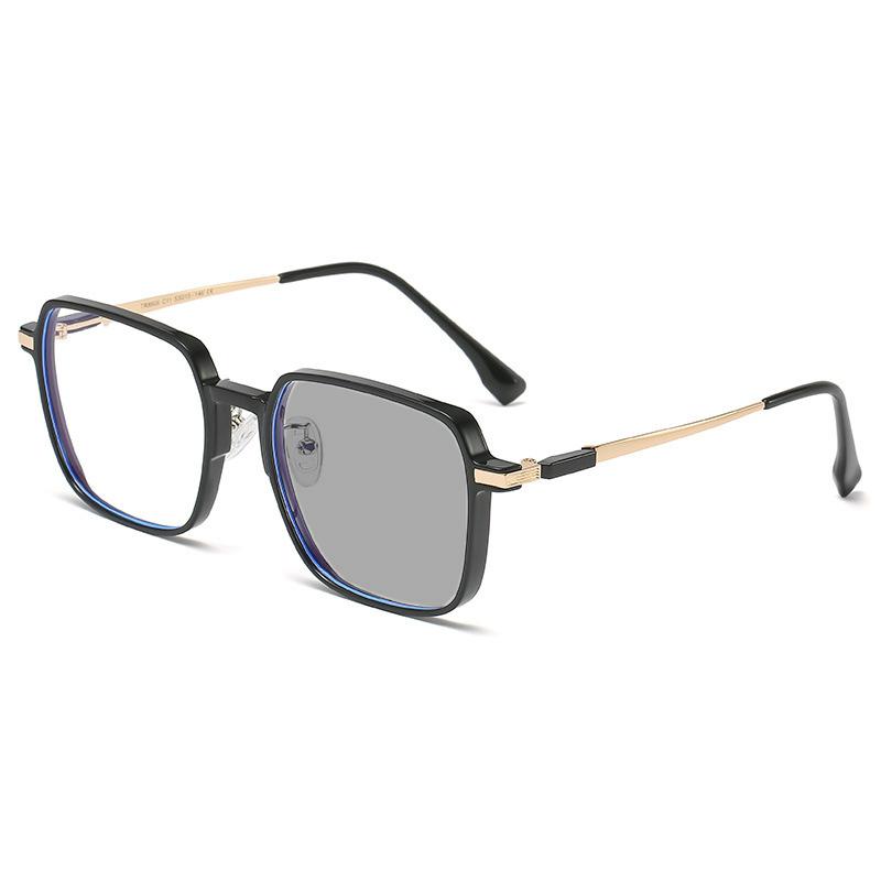 Luxury Pochromic Reading Glasses for Women Unisex Vintage Travel Color Changing Sunglasses Men Retro Square Frame Presbyopia