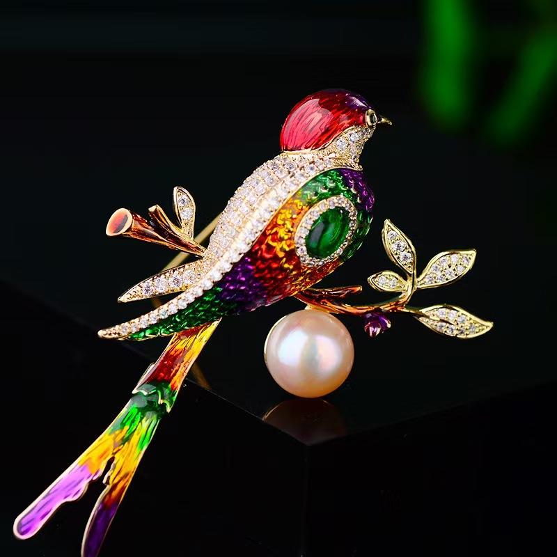 

Enamel Magpie High-end Mixed Color Animal Accessory Brooch 4*6cm