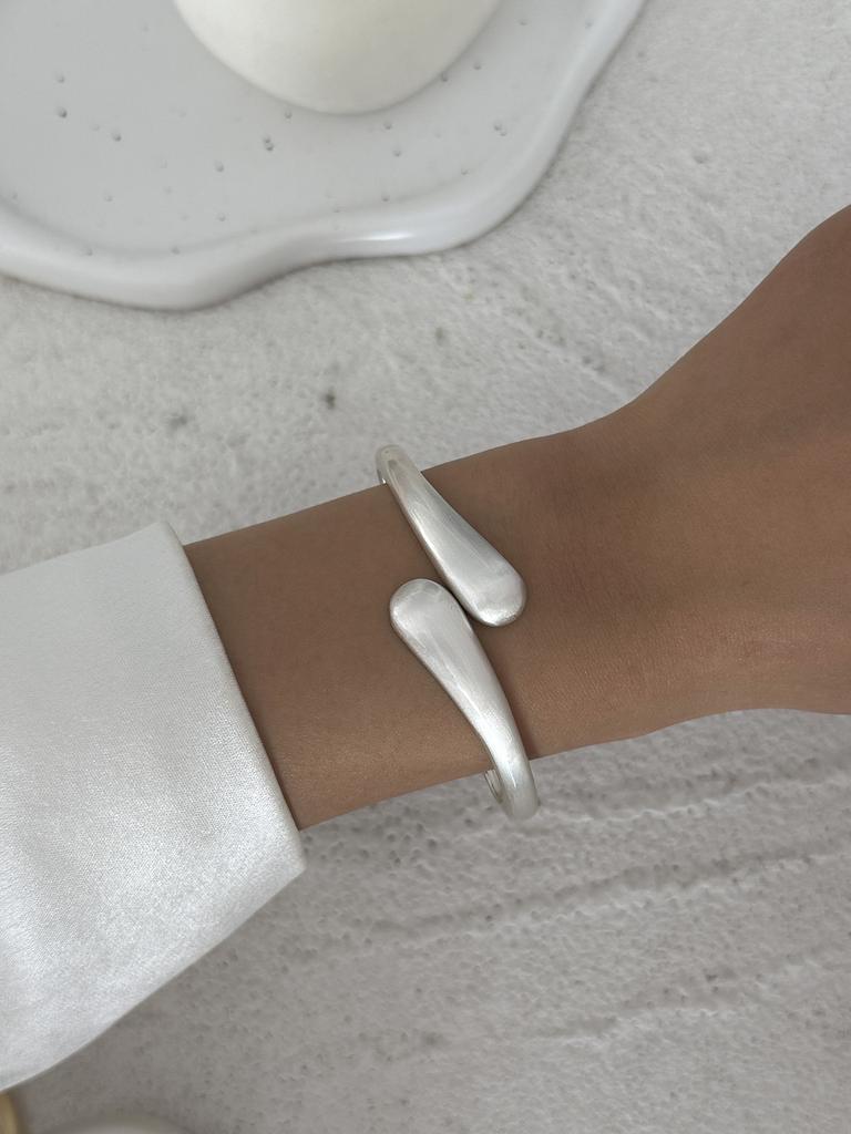 Ingemark Creative Hip Hop Matte Heavy Metal Chunky Spring Bangles for Women New Trend Gold Color Arm Bracelets Grunge Jewelry