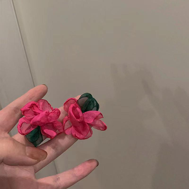 Cercei șifon cu flori în culori contrastante: Stil coreean, Eleganță pregătită pentru vacanță