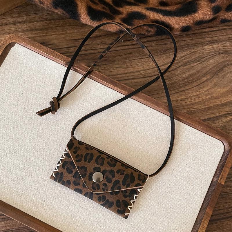 Myerlade Vintage Leather Leopard Print Pendant Necklace - Geometric Sweater Chain for Autumn/Winter