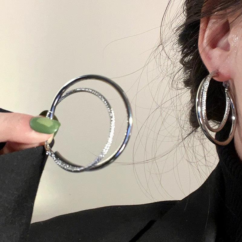 European and American simple and cold wind double-circle large earrings, femininity, advanced sense of atmosphere, earrings, new trendy earrings