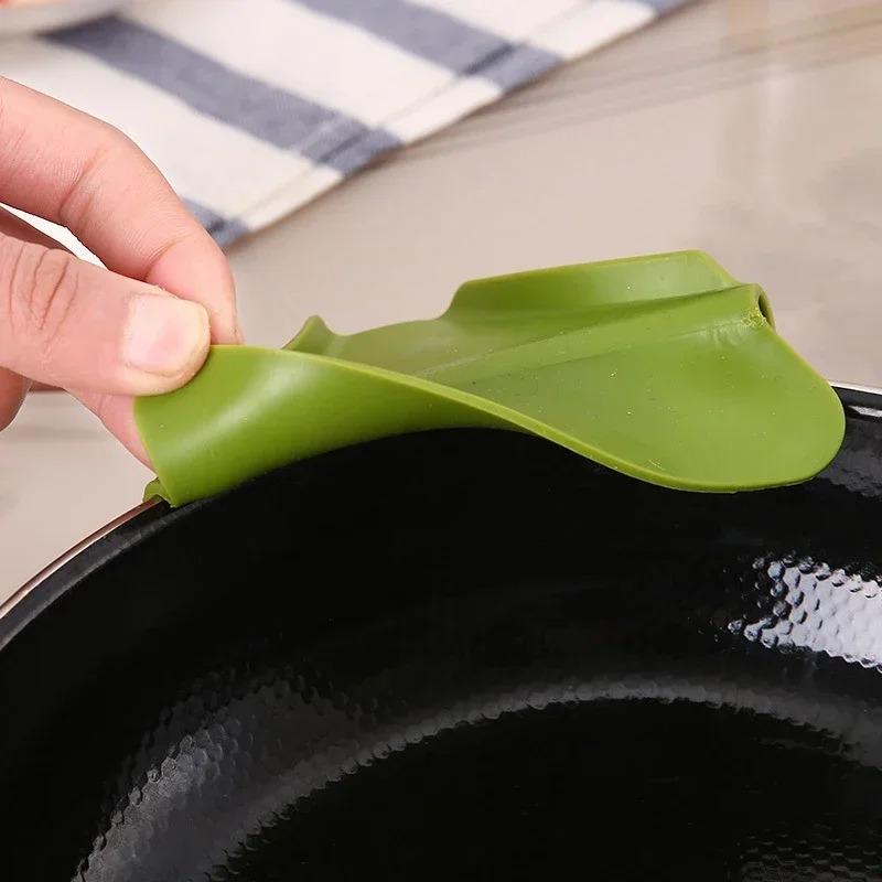 1/2/3PCS Entonnoir de Cuisine,Passoire en Silicone Créative à Clipser pour Casseroles Poêles et Bols,Buse Guide Liquide Anti-Déversement Gadget de Cuisine