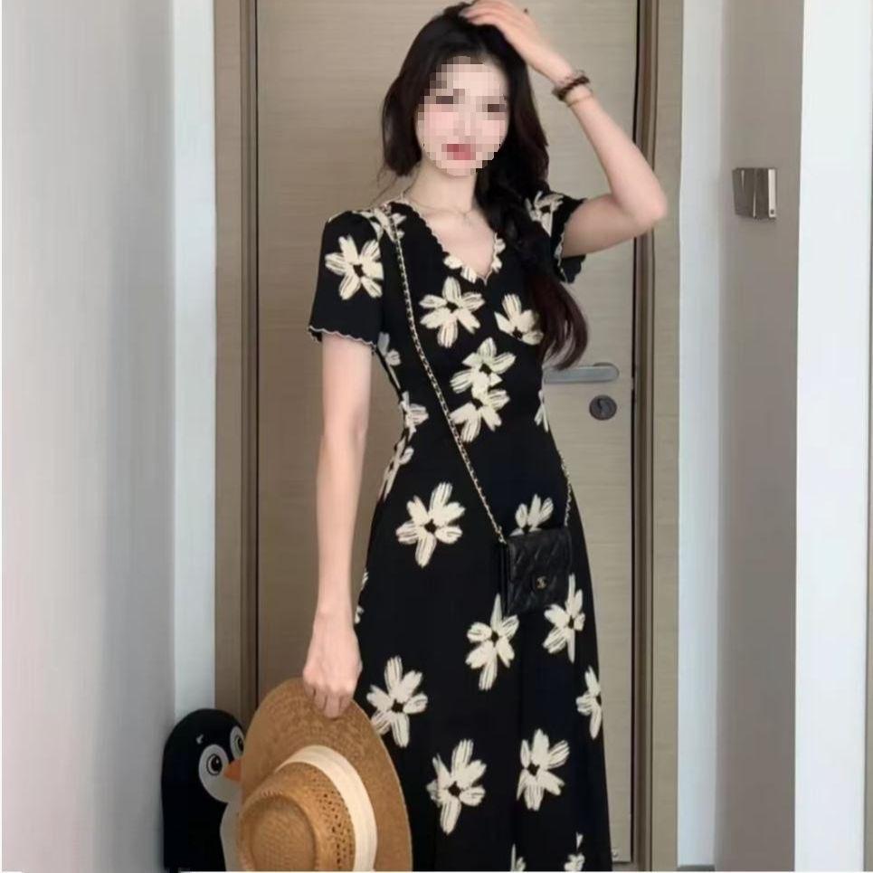 French temperament, fashionable temperament, V-neck waist and thin floral dress, new retro and elegant trend