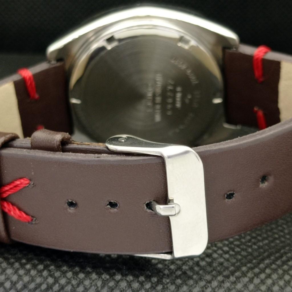 POUŽITÉ VINTAGE SEIKO 5 AUTOMATIC 7009A JAPONSKO PÁNSKÉ DEN/DATUM ČERVENÉ HODINKY 601-a313483-6 lot601-a313483