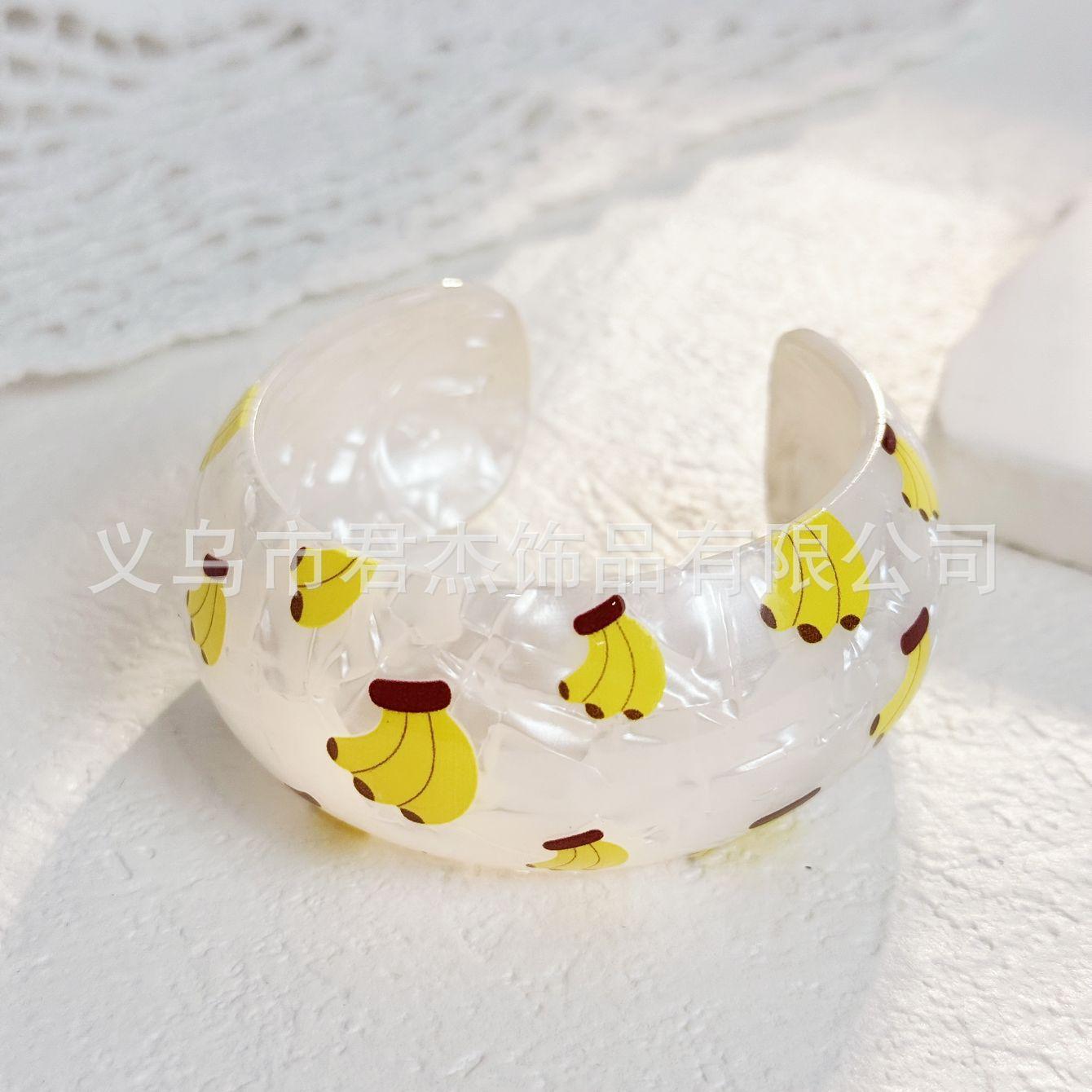 

Retro Fruit Print Acrylic Geometric Wide Thick Resin C Shape Open Bangle Bracelet For Women Suitable Holiday Wear
