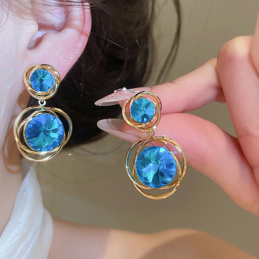 Silver Needle Retro Rhinestone Geometric Stud Earrings - Luxury, Fashionable Accessories for Women