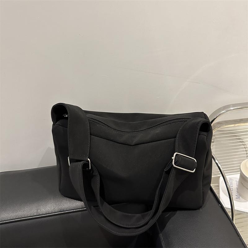 Large Capacity Trendy Fall Fashion Minimalist Design Stylish Pillow Bag For Daily Use In Black Brown And Coffee Colors