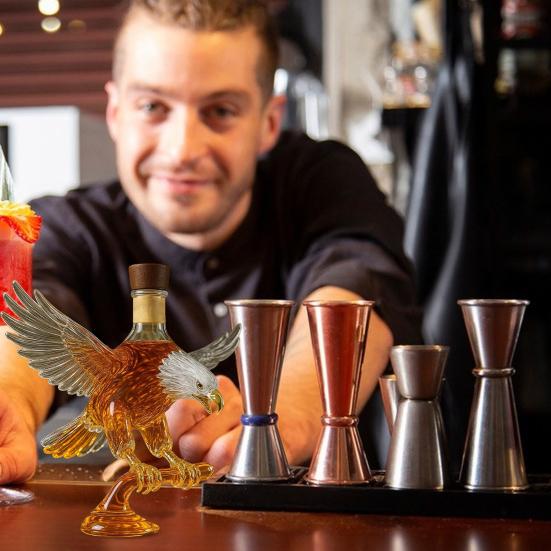 Yousheng Eagle Liquor Decanter 300ml Creative Glass Whiskey Bottle 3D Carved Eagle Design Unique Gift for Whiskey Lovers And Pet Enthusiasts
