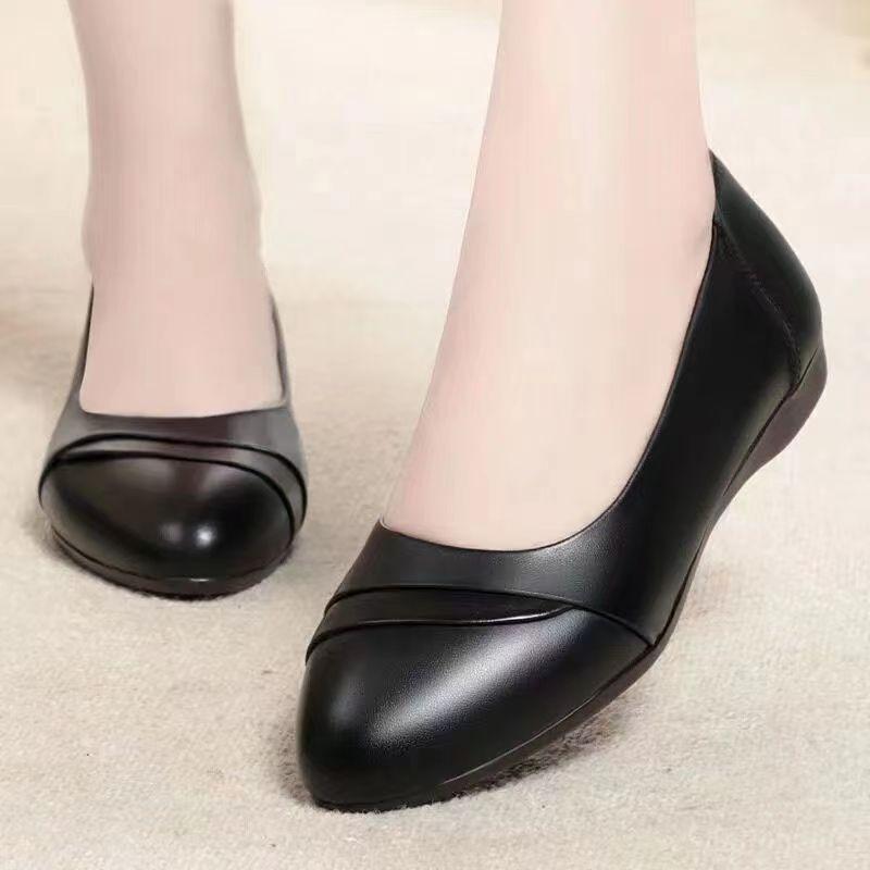 Work Shoes New Women's Leather Shoes Soft Leather Non-slip Mother Shoes Soft Leather Comfortable Soft Black Shoes