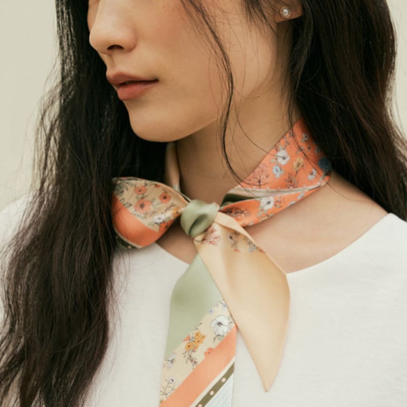 

Saint Luxure Silk Twilly Scarf Pauline SL22SSTFL 2.BEIGE(+GIFT PACKAGE) (3,000 won)