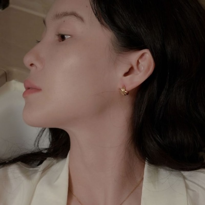 

Aube de moi Seashell Ring Earring Gold