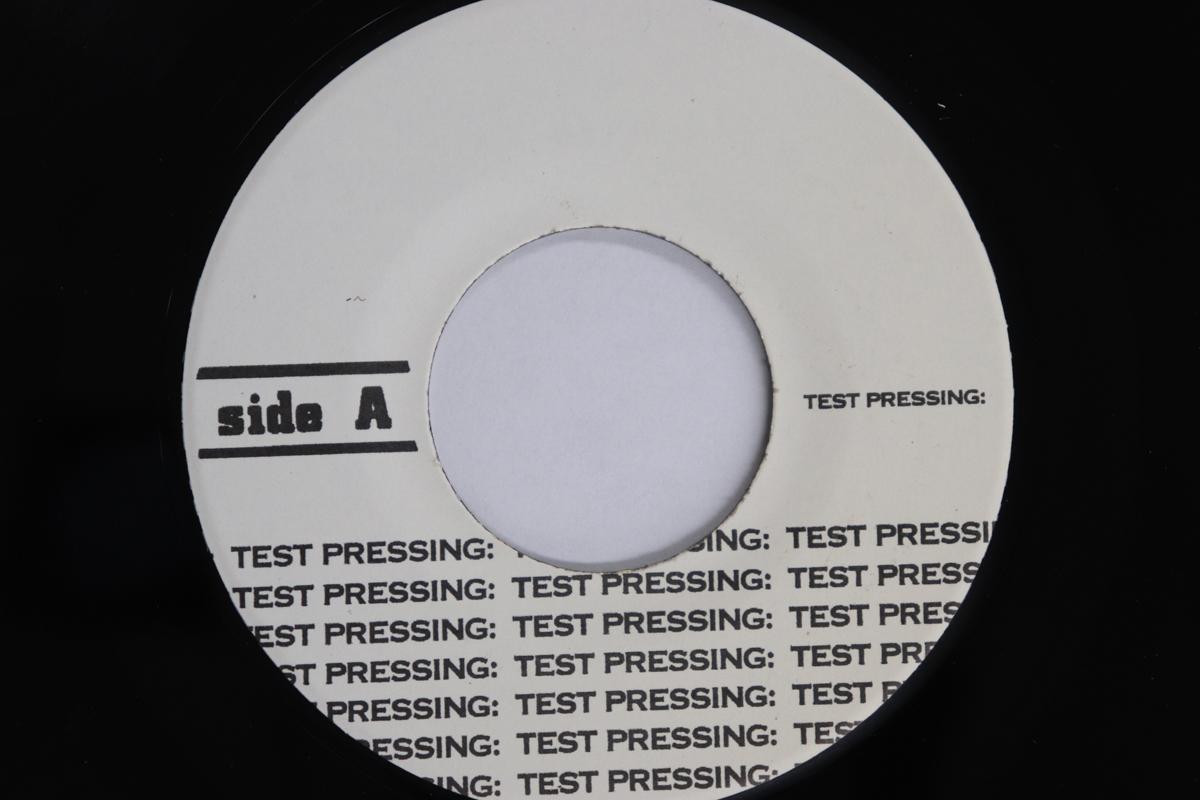 

7inch Record BUNNY DIMINO / KING TUBBY - Forty Leg / Eighty Leg NONE NOT ON LABEL UK Reggae, Ska & Dub Used