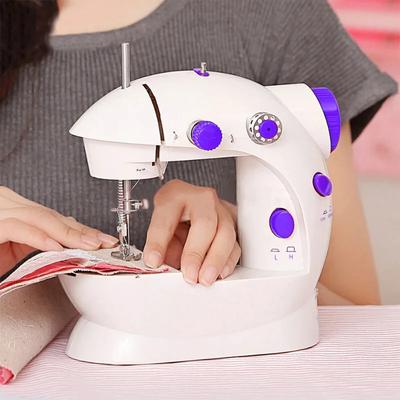 Mini Machine à Coudre Électrique Ménagère Double Vitesse avec Lumière de Nuit et Pédale Kit de Couture DIY pour Débutant
