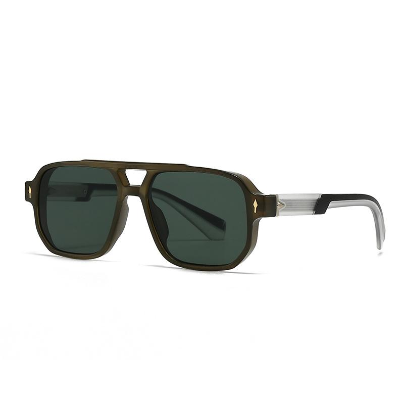 

Luxury Brand Designer Pilot Sunglasses For Women Men Fashion Shades Trending Rivets Outdoor Sun Glasses UV400