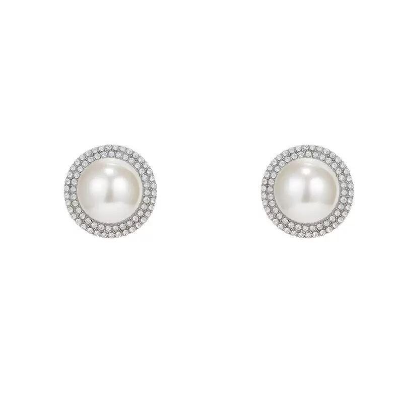 Light luxury celebrity exaggerated pearl stud earrings Korean version temperament versatile geometric circle earrings fashion popular
