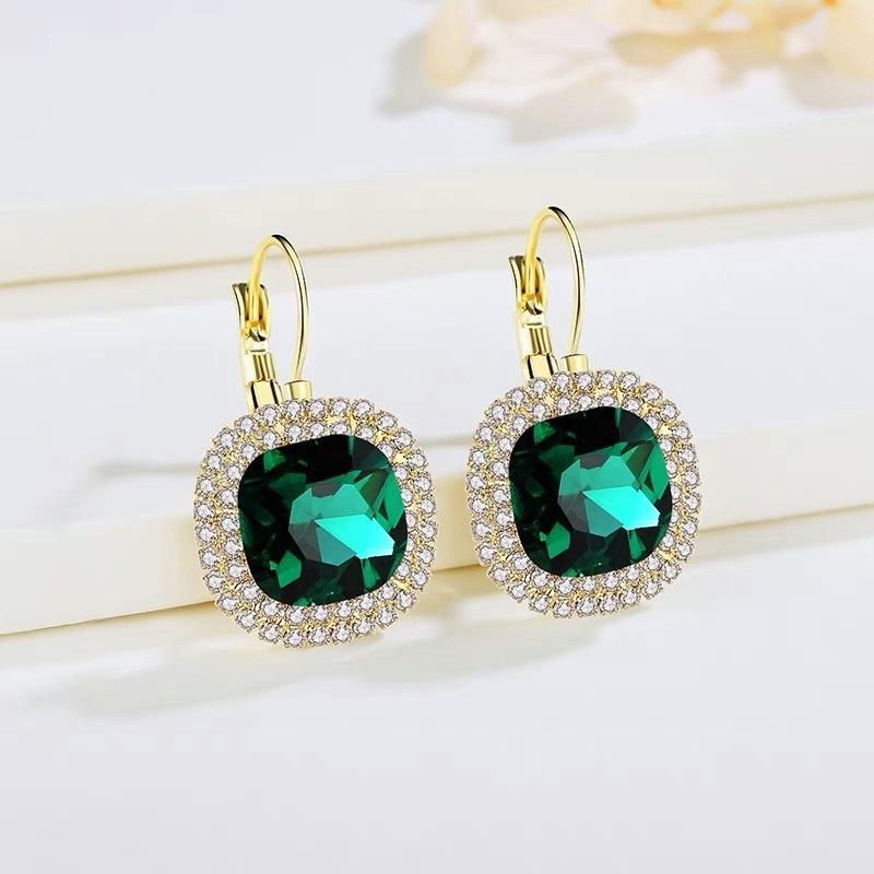 Korean simple retro diamond-encrusted zircon earrings, high-end ear buckles, niche design, elegant temperament earrings.
