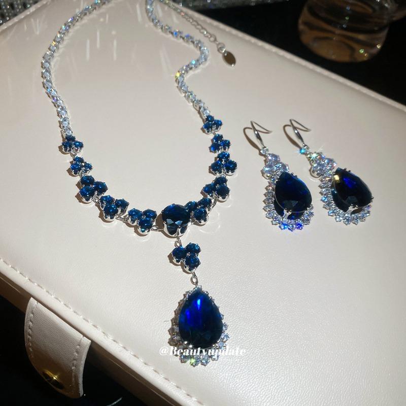 Zircon flower water drop pendant earrings necklace elegant temperament versatile jewelry set light luxury high-end jewelry women