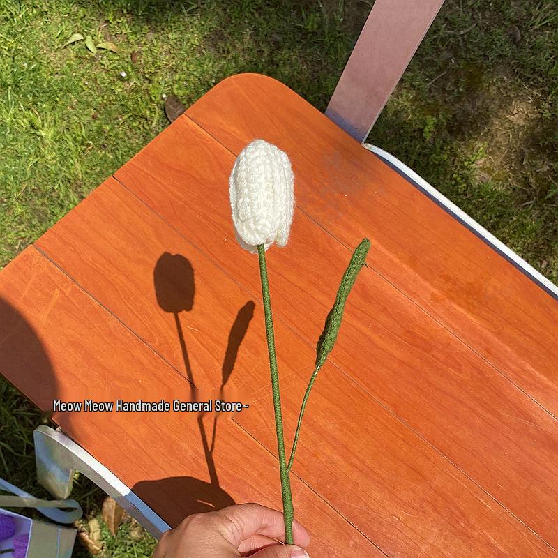 Buquê de Flores de Lã Tricotado à Mão: Ornamento de Rosa, Lírio, Girassol Presente