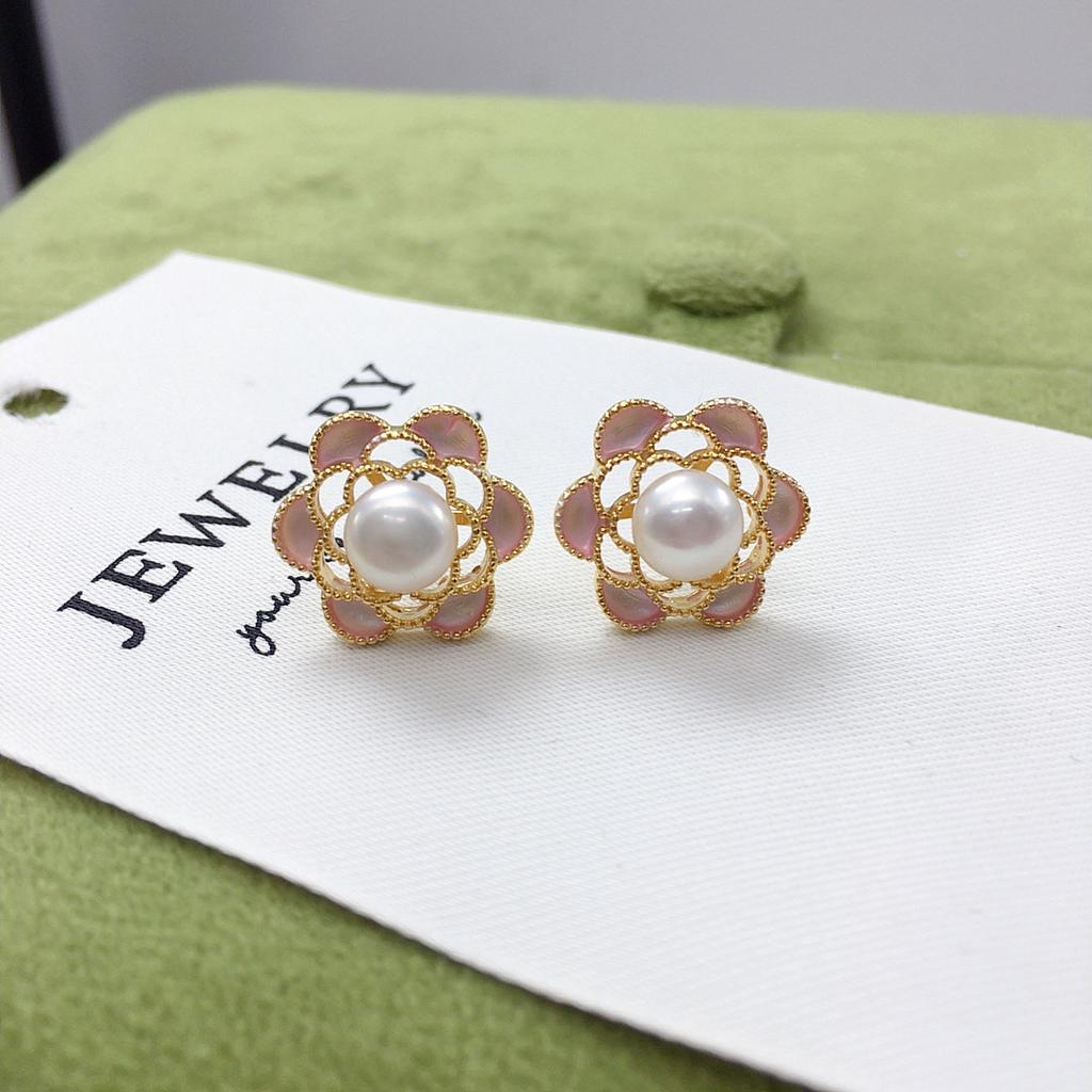 Natural freshwater pearl earrings hollow pink flower pearl earrings fashionable and exquisite pearls