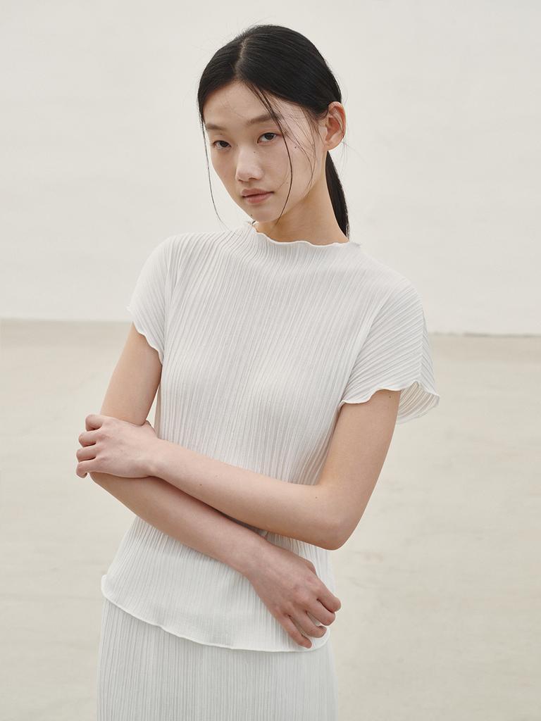 NOUVE Pleated Mock Neck T-Shirt - White