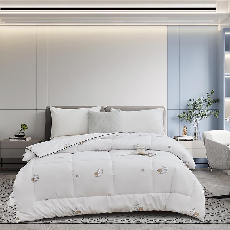 

Louis Carlo Baroque Wool Quilt