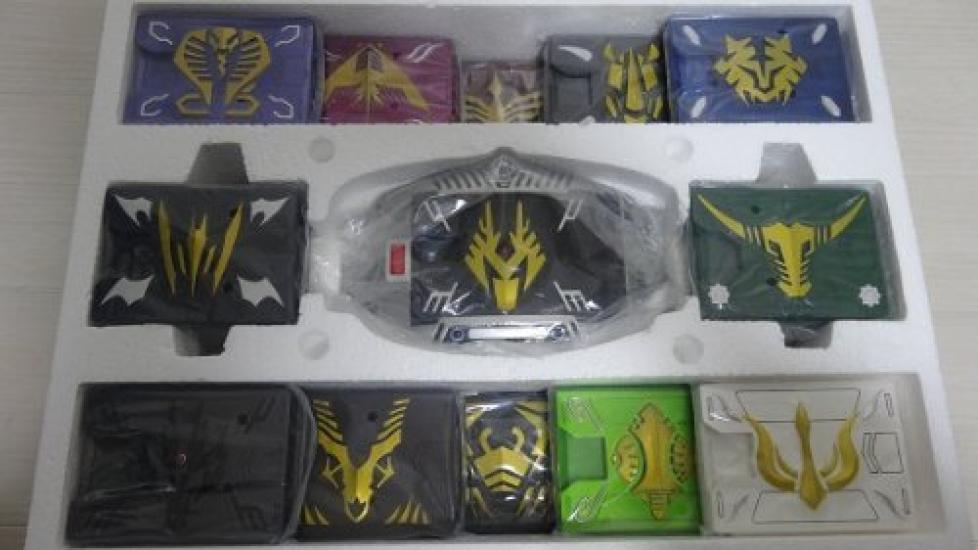 Complete Selection Kamen Rider Ryuki V Buckle Transformation Belt