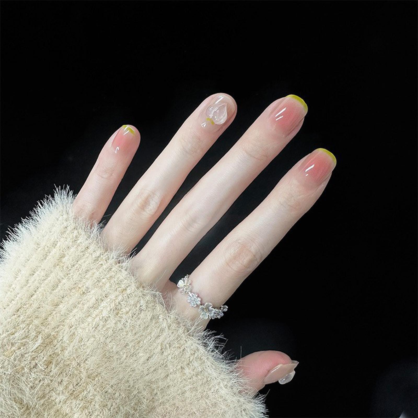 

Wearing 24 Pieces , Short Gradient Blush Glitter Nail Stickers, Nail Tips 5ml One Size