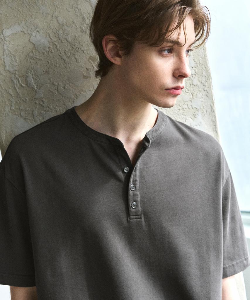 DRAW FIT Pigment Cotton Henley Neck Half T-Shirt [Charcoal]
