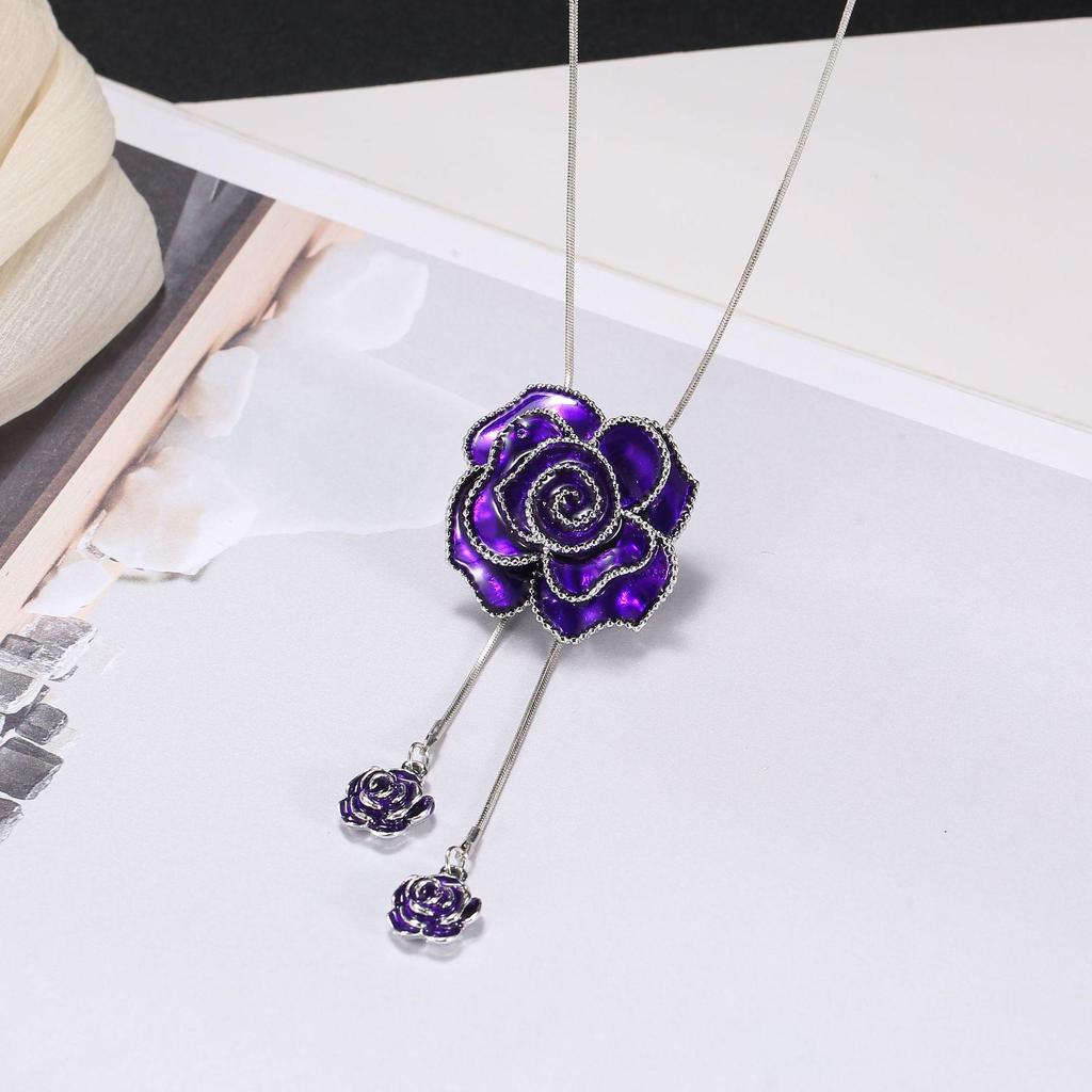 Luxury Non-Fading Korean Fashion Sweater Necklace: Autumn/Winter Women's Niche Design Pendant