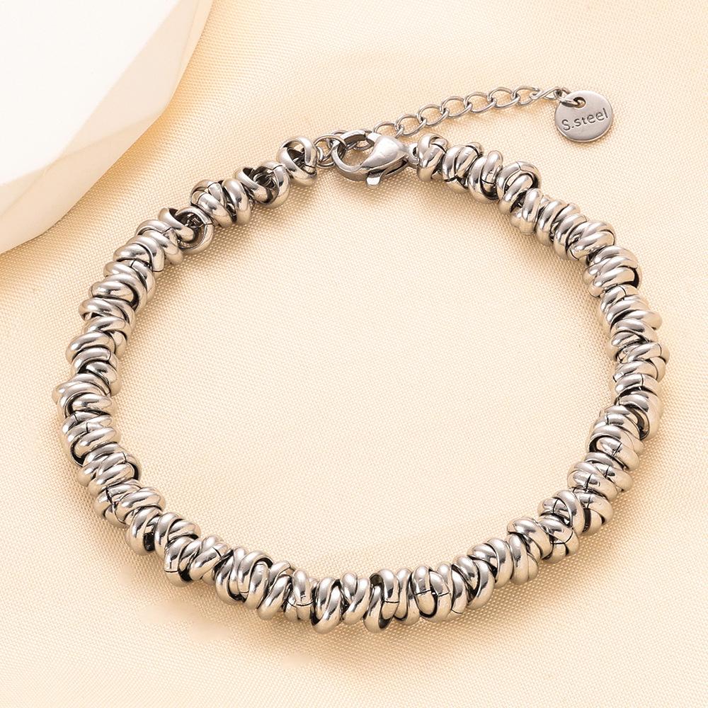 

1 шт. Женский браслет из титановой стали, невыцветающий, с переплетенными кругами, ювелирный браслет из нержавеющей стали