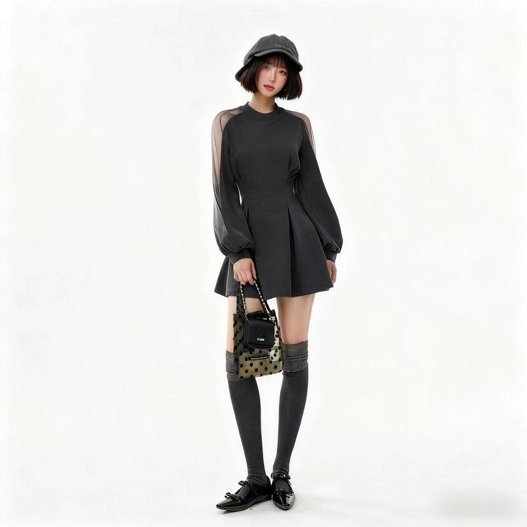 Petite figurbetontes langes Kleid mit Taillengürtel und langen Ärmeln für Damen