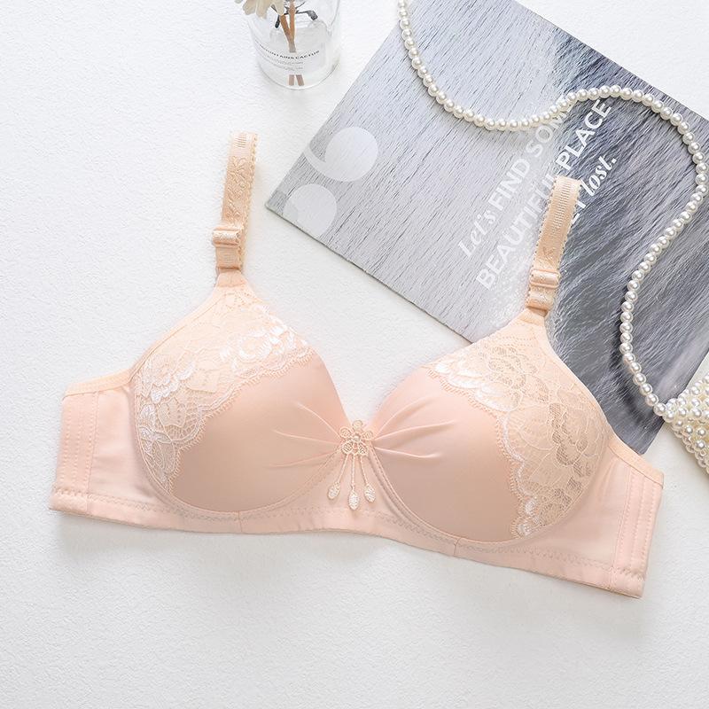 

Foreign trade models, middle-aged and elderly people without steel rims, thin cups, lace bra covers gather in three rows of stock. 36/80